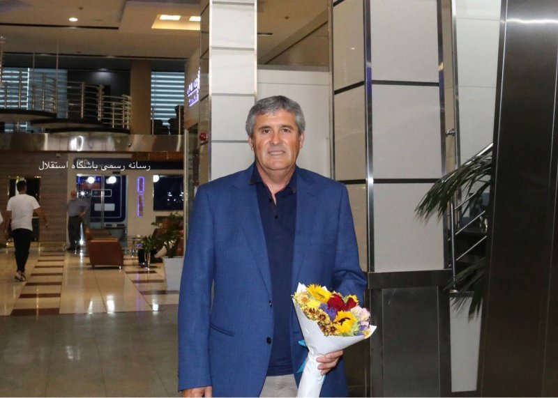 سرمربی اسبق رئال مادرید برای مذاکره با استقلال وارد تهران شد +فیلم