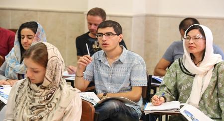 دانشجویان بین‌المللی  و مساله اجبار آموزش به زبان فارسی
