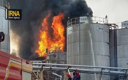 آتش‌سوزی در مخزن‌های نفتی پالایشگاه آفتاب بندرعباس + فیلم