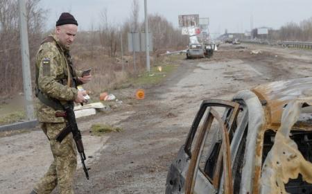 کشتار سرنشینان یک خودروی غیر نظامی توسط اوکراینی‌ها +فیلم