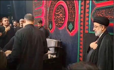 سینه‌زدن رئیسی در مراسم تاسوعای حسینی +فیلم