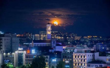 از ترکیه تا چین، ماه دیشب در آسمان غوغا کرد +عکس
