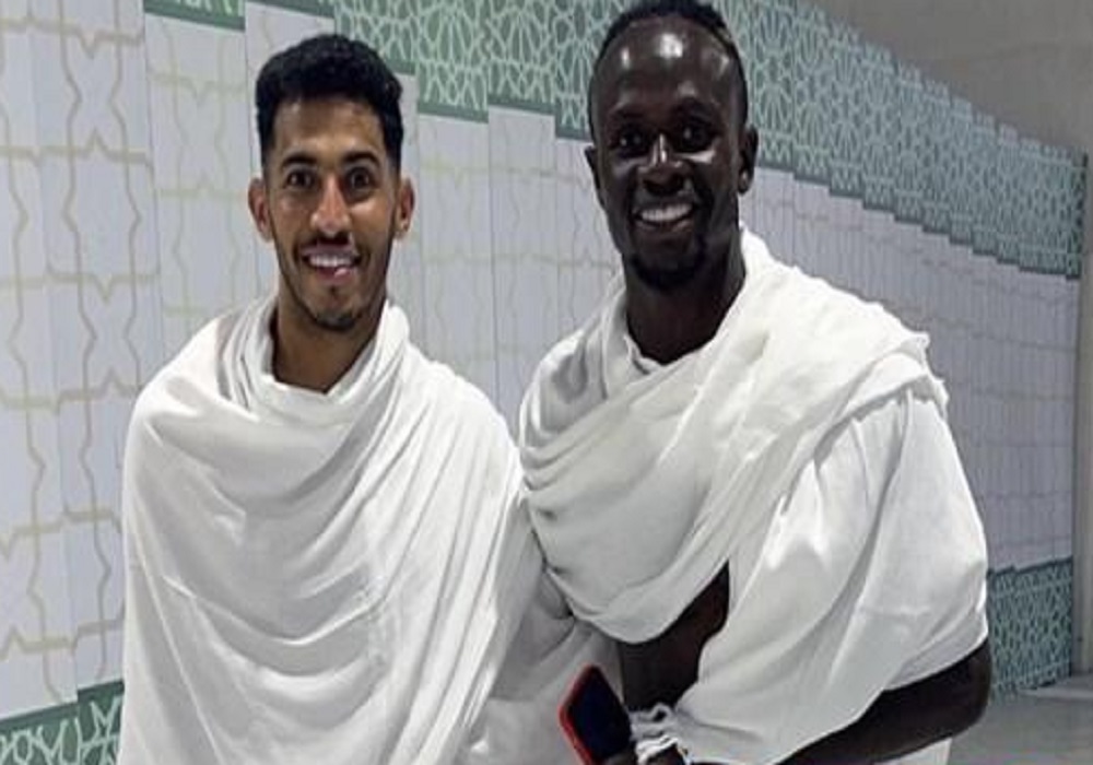 ستاره سابق بایرن میهمان خانه خدا شد + فیلم