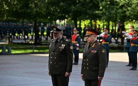 استقبال رسمی از فرمانده نیروی زمینی ارتش ایران در مسکو+تصاویر