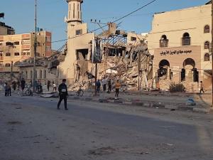 صهیونیست‌ها مسجد صلاح‌الدین ایوبی غزه را  بمباران کردند + تصاویر