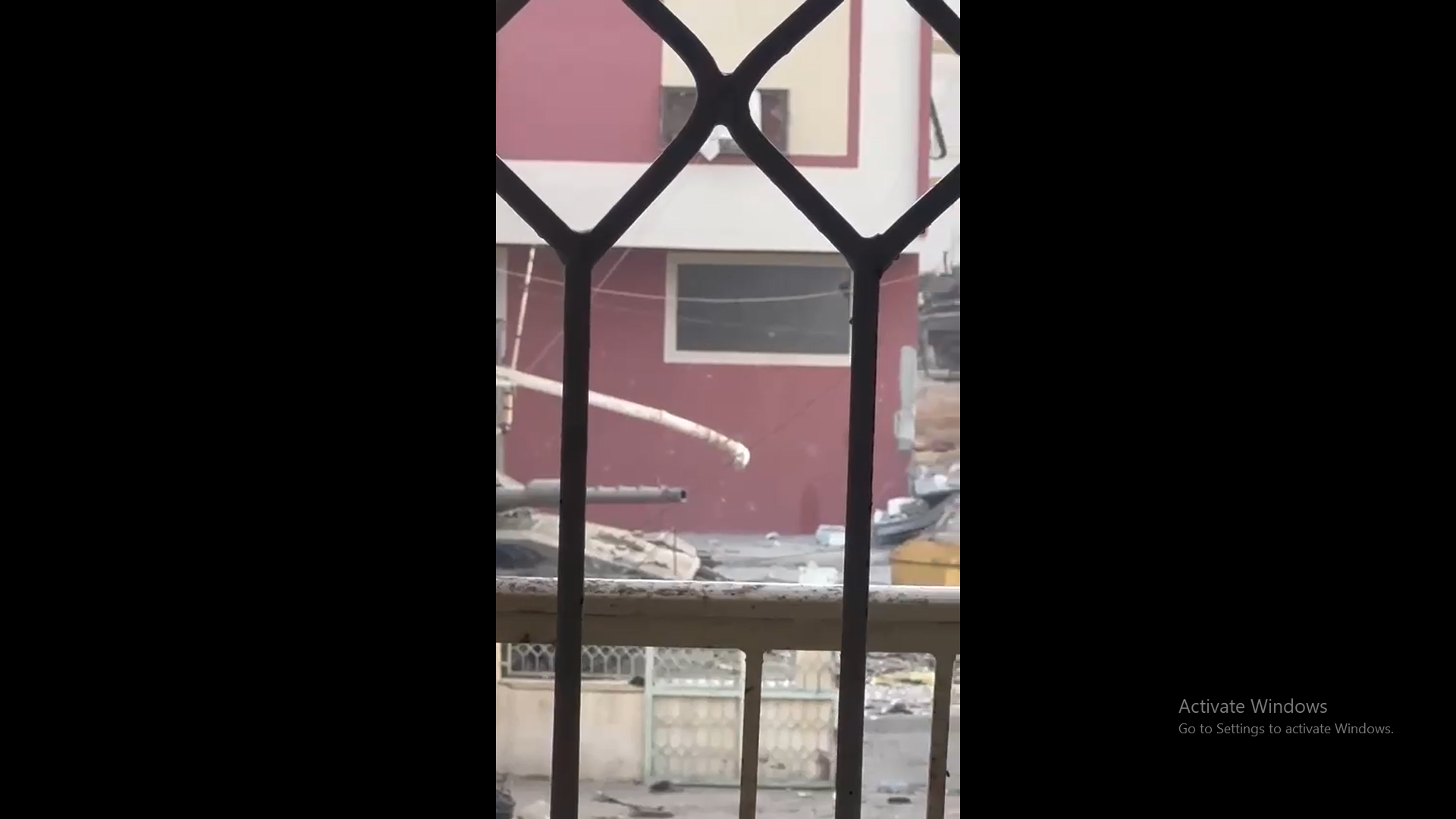 تانک‌های رژیم اشغالگر در مجاورت بیمارستان‌های غزه + فیلم