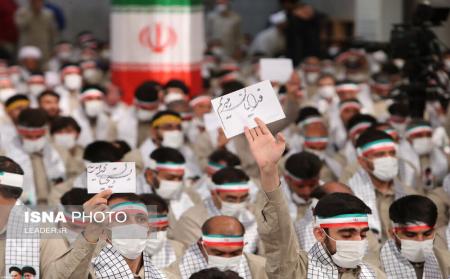 لحظه ورود رهبرانقلاب به حسینیه امام خمینی(ره) + فیلم