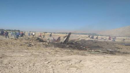 سقوط هواپیمای نظامی‌ در استان فارس+ فیلم