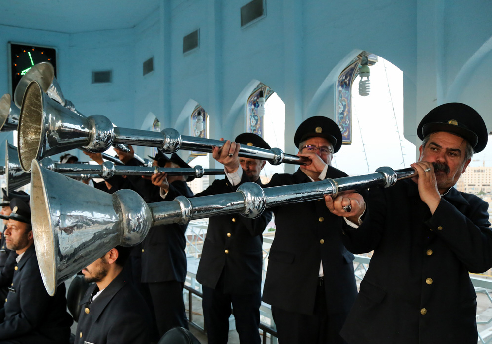 نقاره‌زنی شب میلاد امام جواد (ع) در حرم مطهر رضوی + فیلم