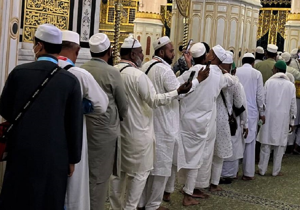 زیارت پیامبر بارکدی شد