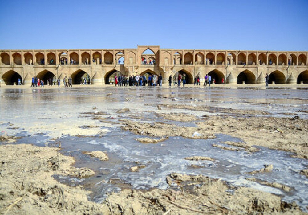 زاینده‌رود به اصفهان رسید +‌فیلم