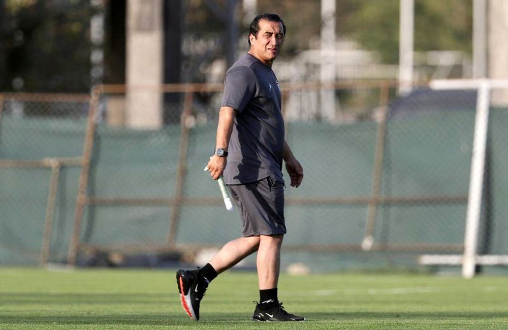 دوست دارم کریم باقری سرمربی پرسپولیس باشد