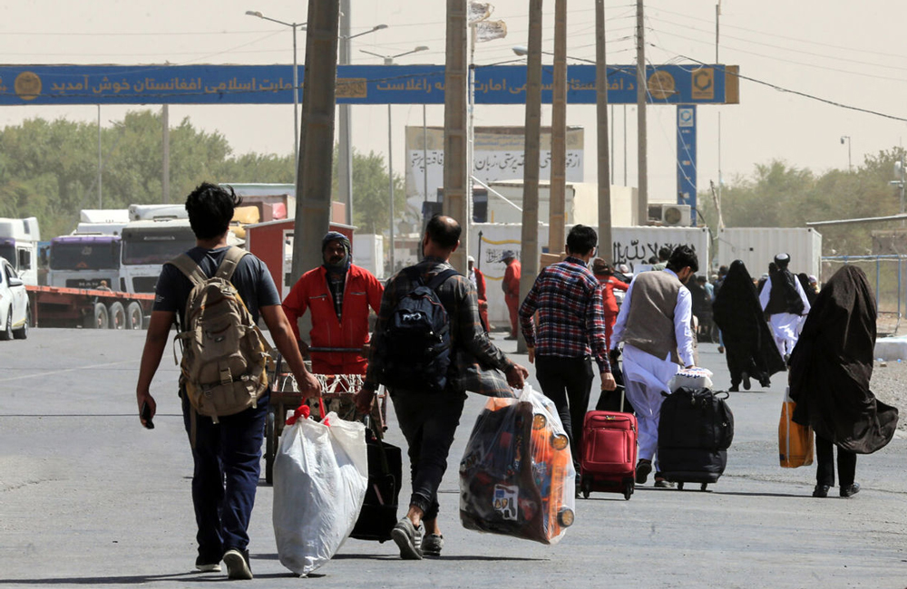 تهدیدها و فرصتهای مهاجران افغانستانی در اقتصاد ایران