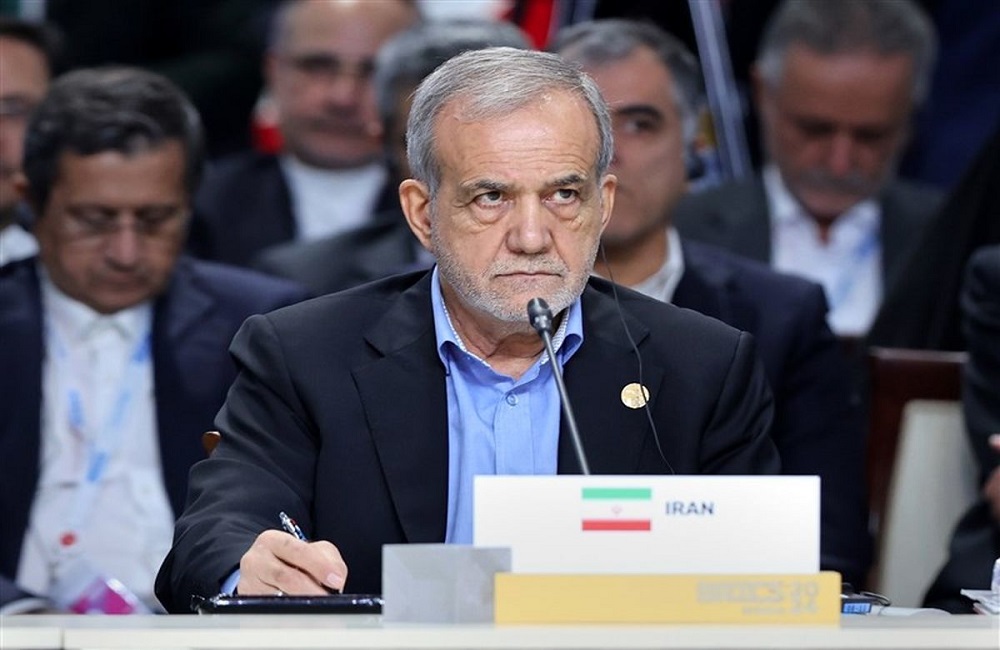 ایران از دولت قانونی ونزوئلا حمایت میکند