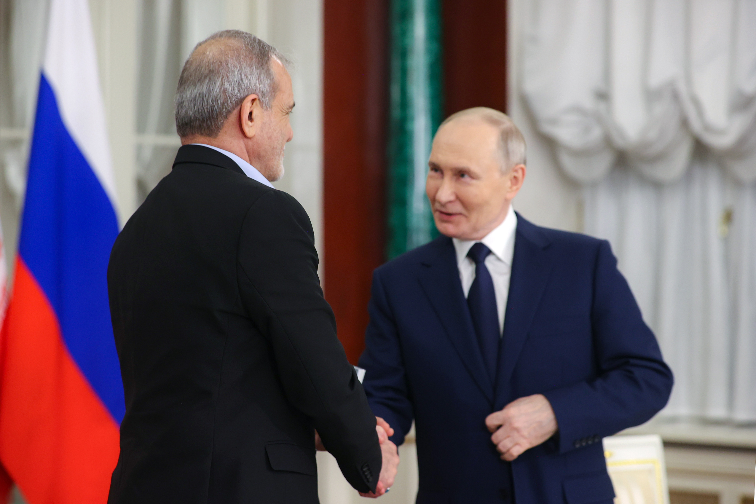 پزشکیان و پوتین در عشق آباد دیدار میکنند