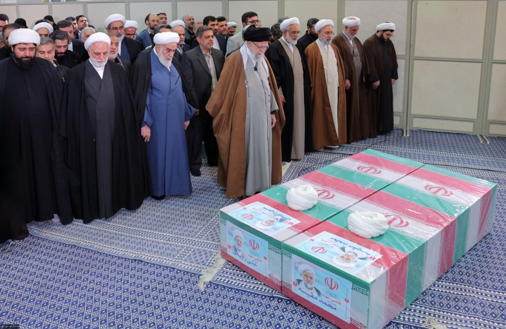 تجلیل رهبر انقلاب از شهیدان رازینی و مقیسه