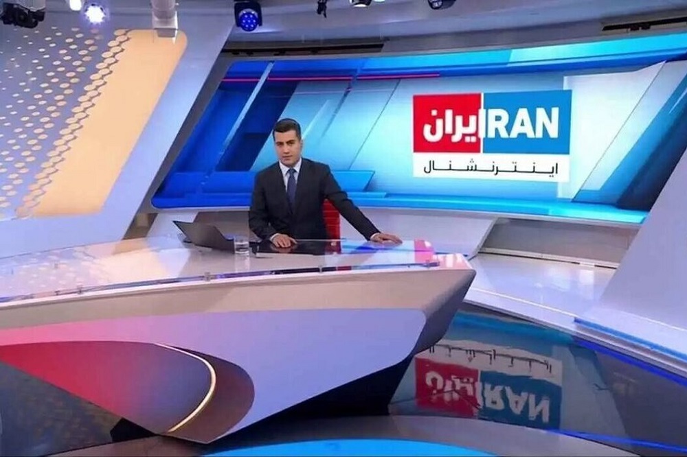 سرباز دشمن را به خانهتان راه ندهید!