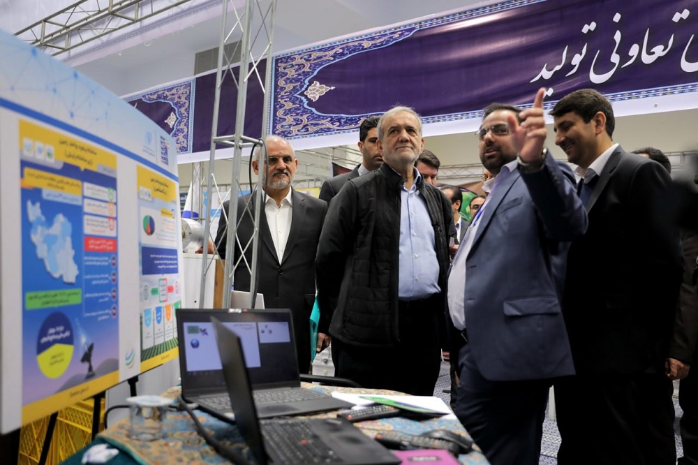 بازدید رئیسجمهور از نمایشگاه «پیشگامان پیشرفت»