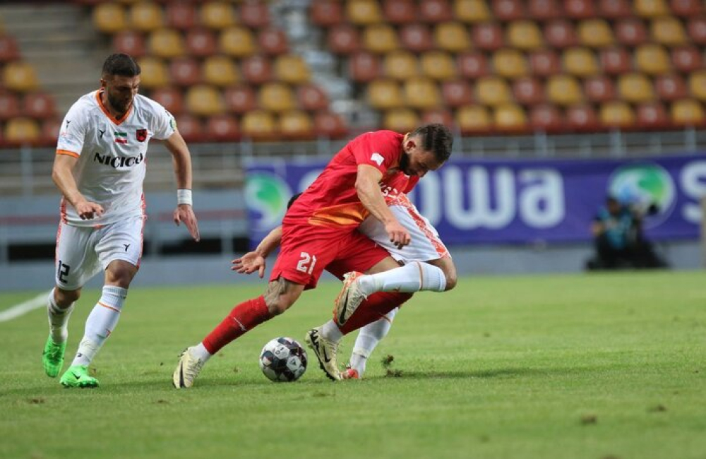 کامبک فولادی با بلانکو