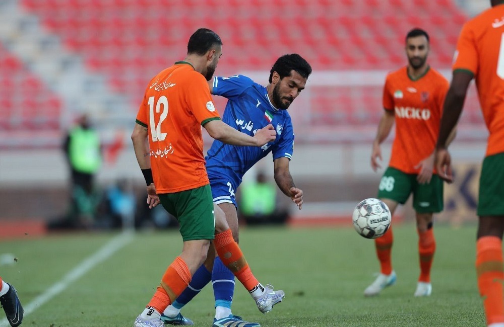 بازی سرخابیها را تنها در ورزشگاه آزادی ببینید