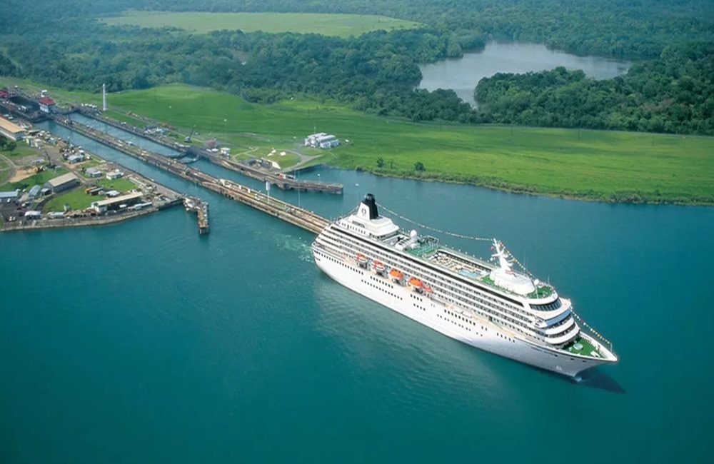 رئیسجمهور پاناما، معافیت کشتیهای آمریکایی را دروغ خواند