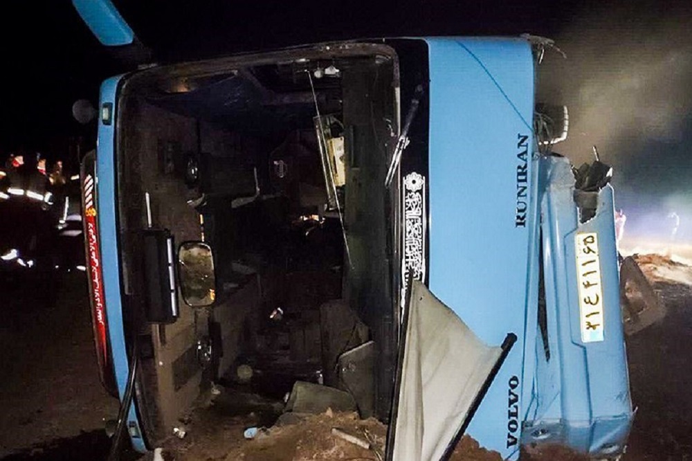 پلیس راهور: اتوبوس دانشآموزان کرمانی فرسوده بود