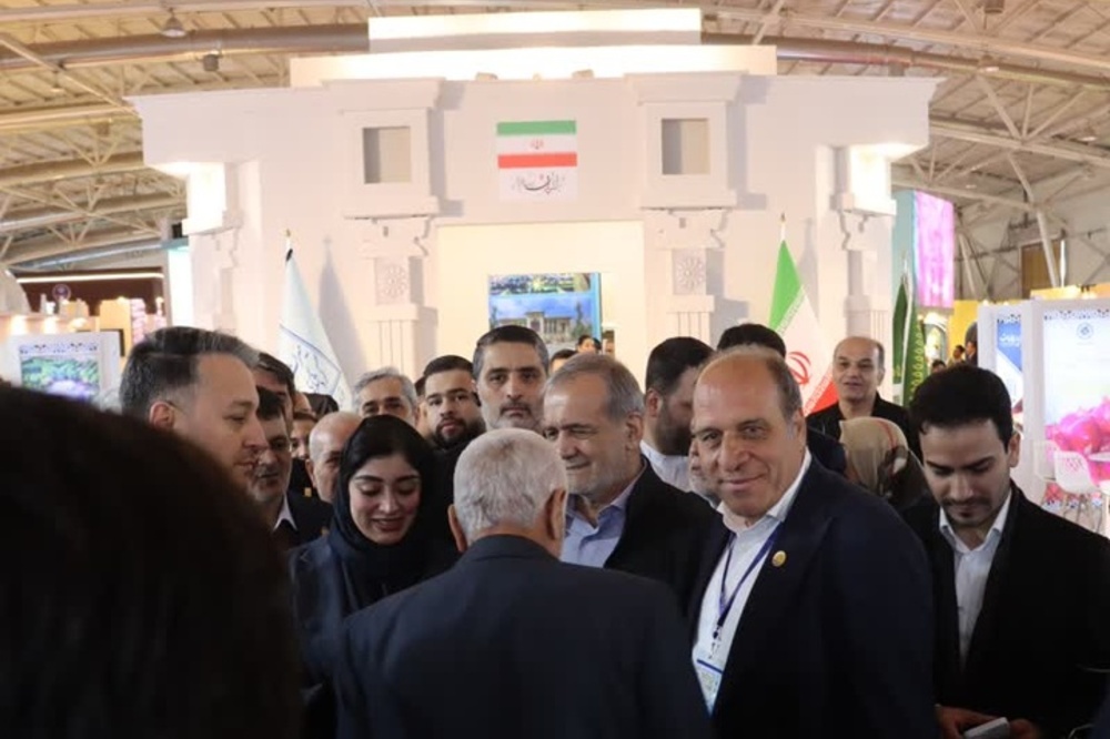 بازدید رئیسجمهور از نمایشگاه بینالمللی گردشگری تهران