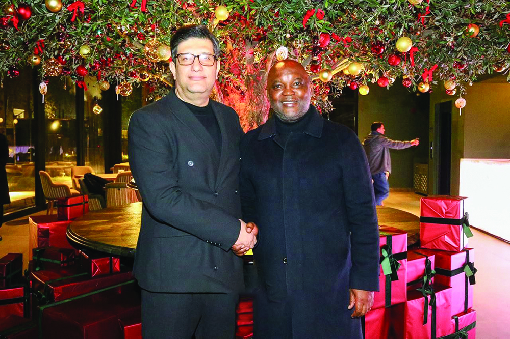 مربی که این همه خسارت به بیتالمال زده چرا باید دوباره برگردد؟