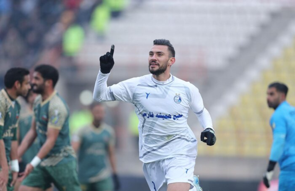 استقلال ۹ نفره صعود کرد!