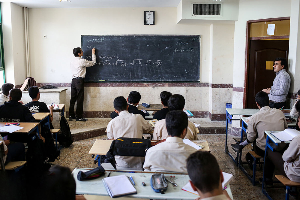 ۵ تا ۷ درصد دانشآموزان پایه نهم، به دهم نمیروند!