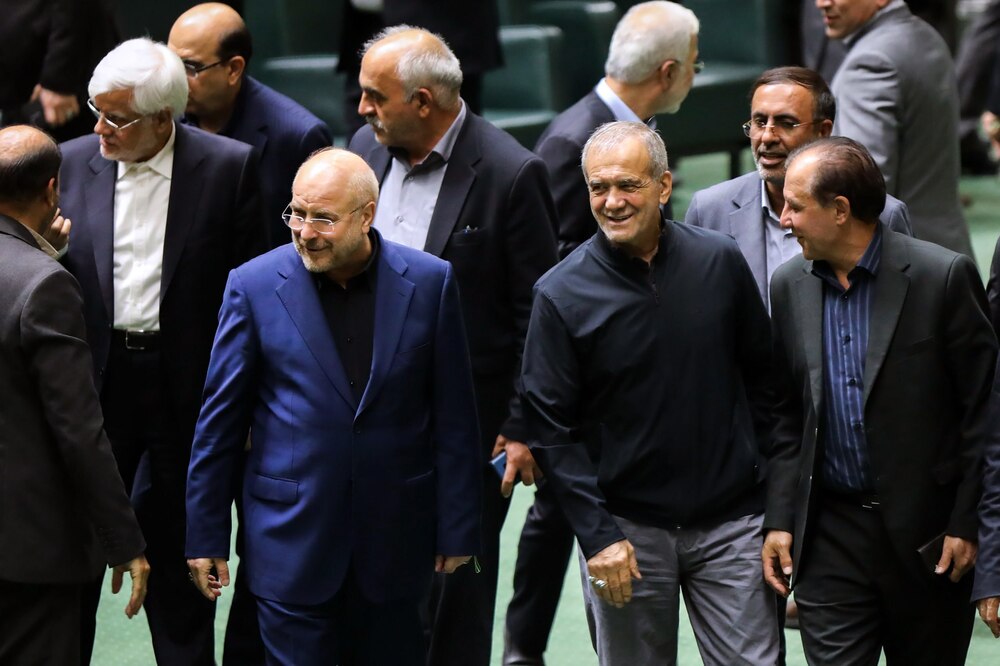 وفاق و بحث در ترمیم شکاف حاکمیت و مردم