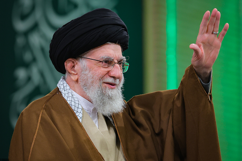 کمک پنج میلیارد تومانی رهبر انقلاب برای آزادی زندانیان نیازمند