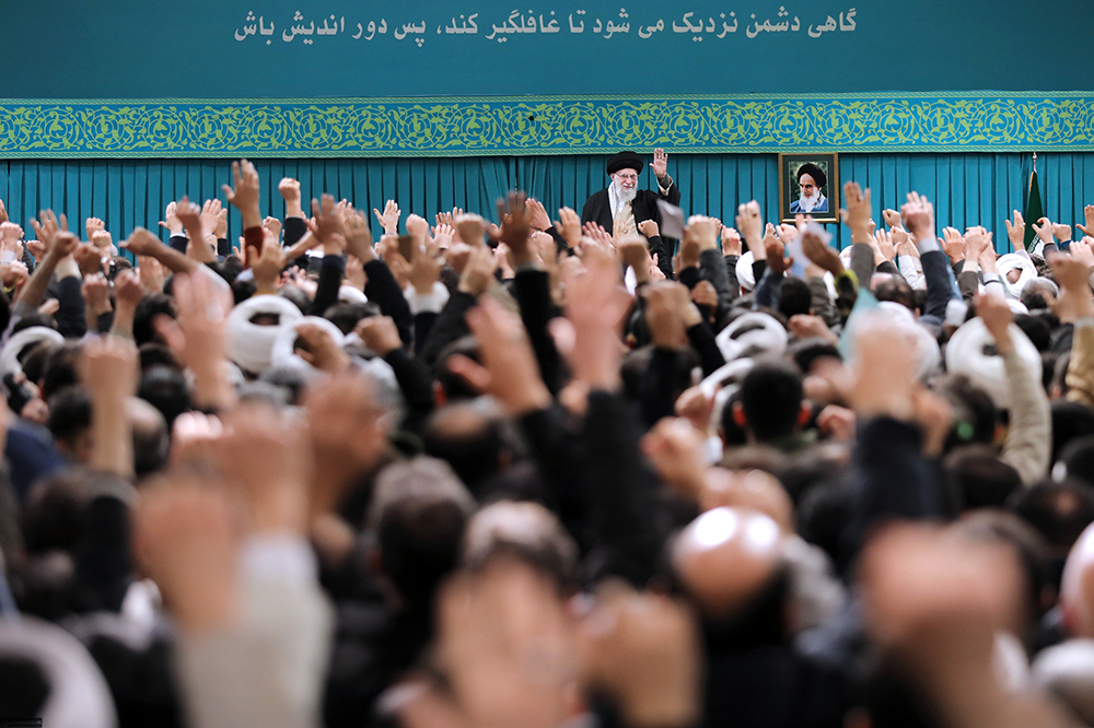 رهبر انقلاب: مردم توقعات بهحقی دارند