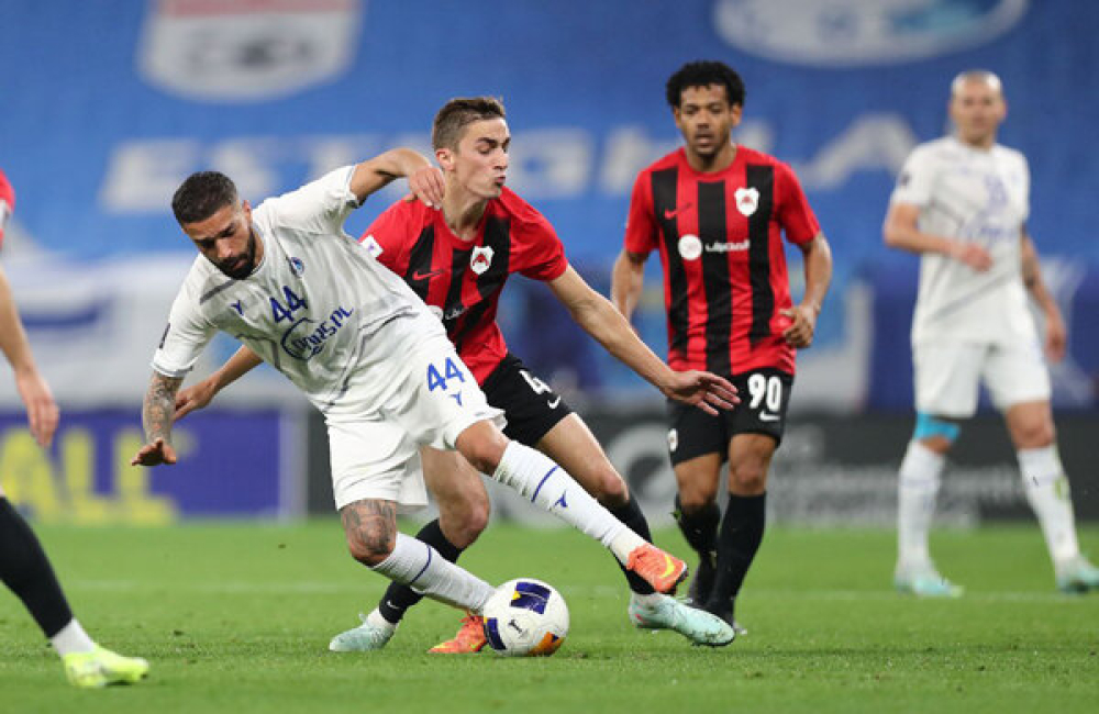 استقلال خندید!