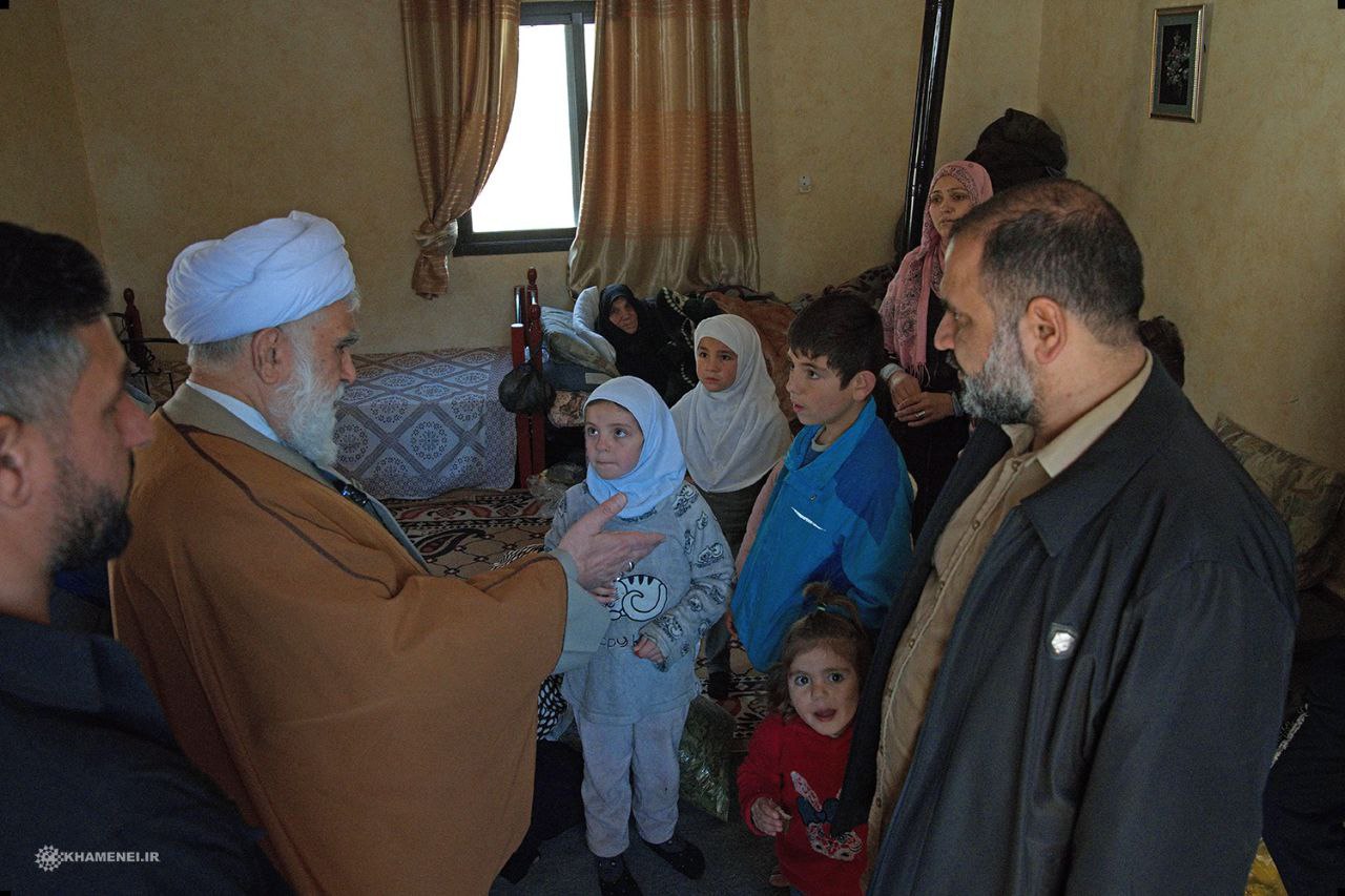 دیدار نمایندگان رهبر انقلاب با جنگزدگان سوری در لبنان