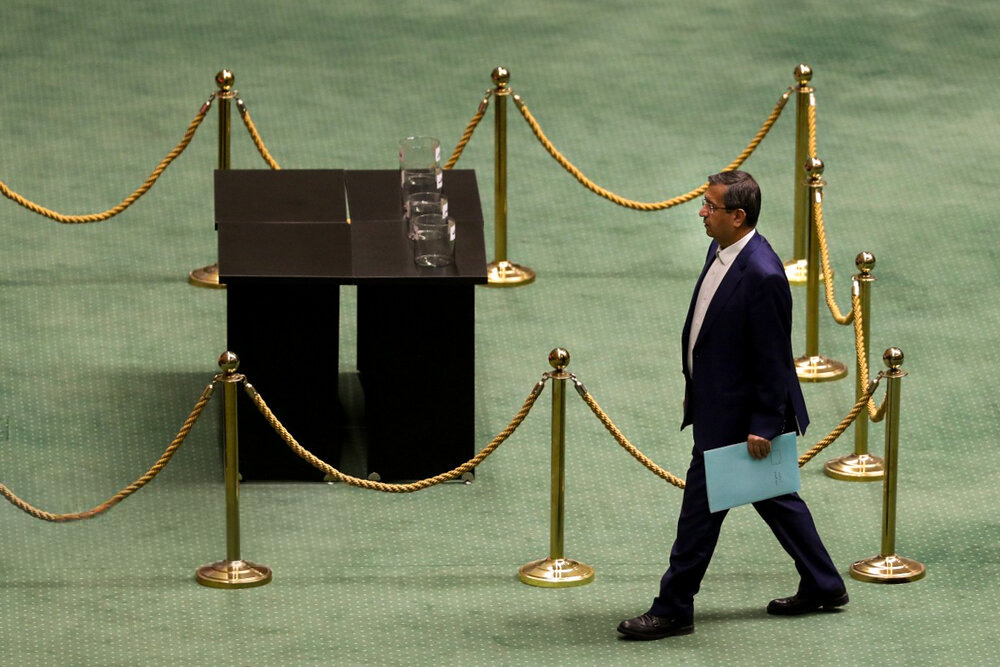 پیام سیاستداخلی استیضاح همتی