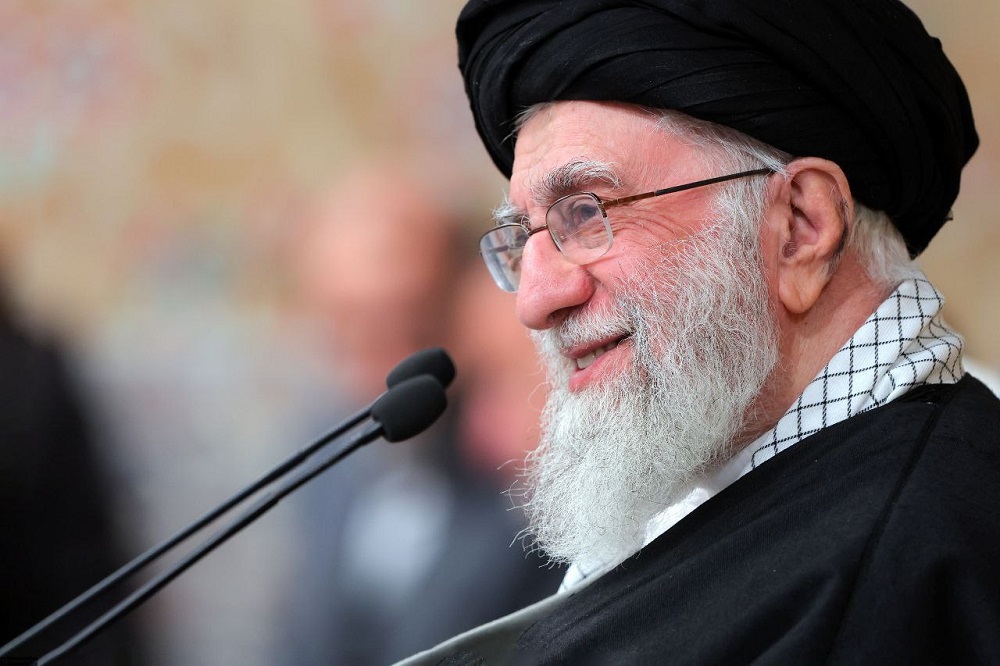 کمک ۴ میلیارد تومانی رهبر انقلاب برای آزادی زندانیان