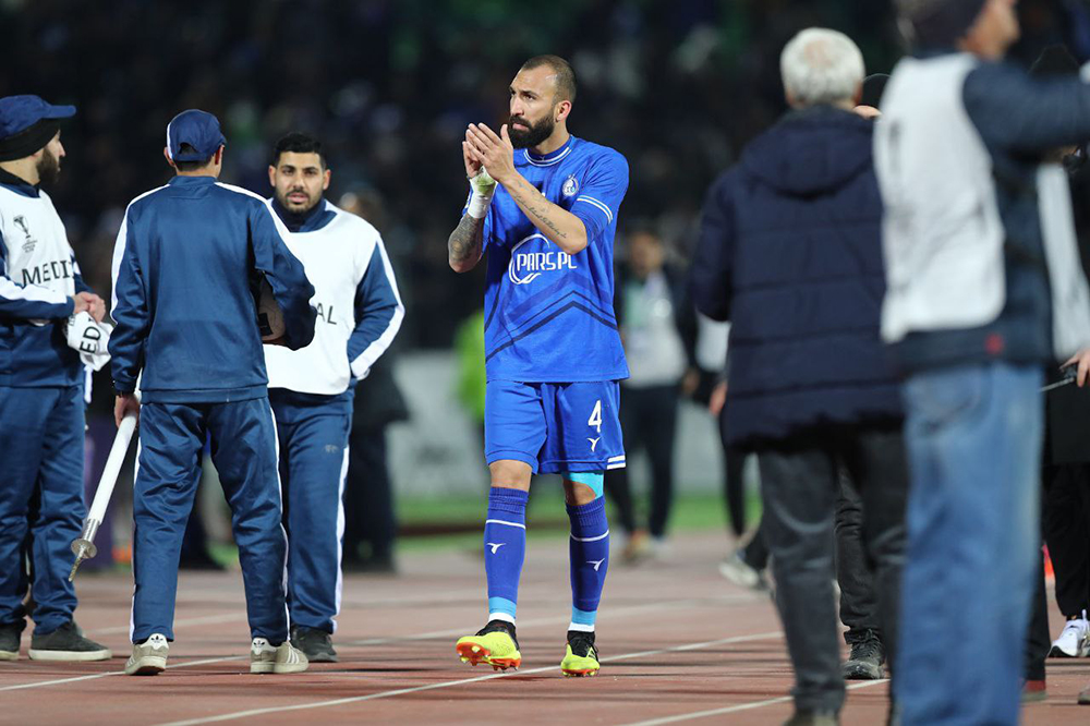 چشمی بهسختی به النصر رسید