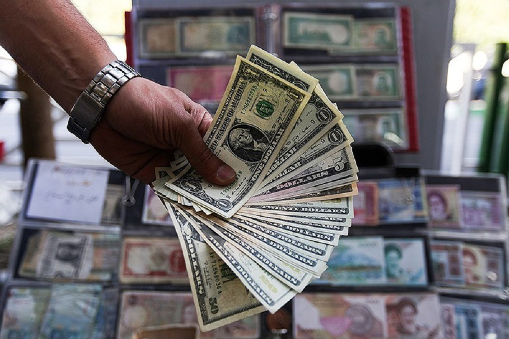 رئیس بانکمرکزی: دلار ۷۰ هزار تومانی را تثبیت میکنیم