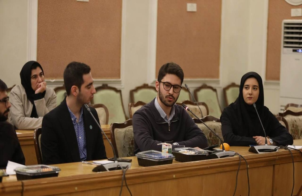 دانشجویان به دیدار وزیر علوم میروند