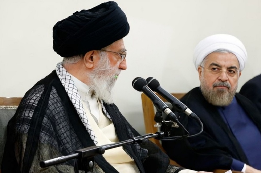 دستخط محرمانه رهبری به روحانی درباره قیمت بنزین