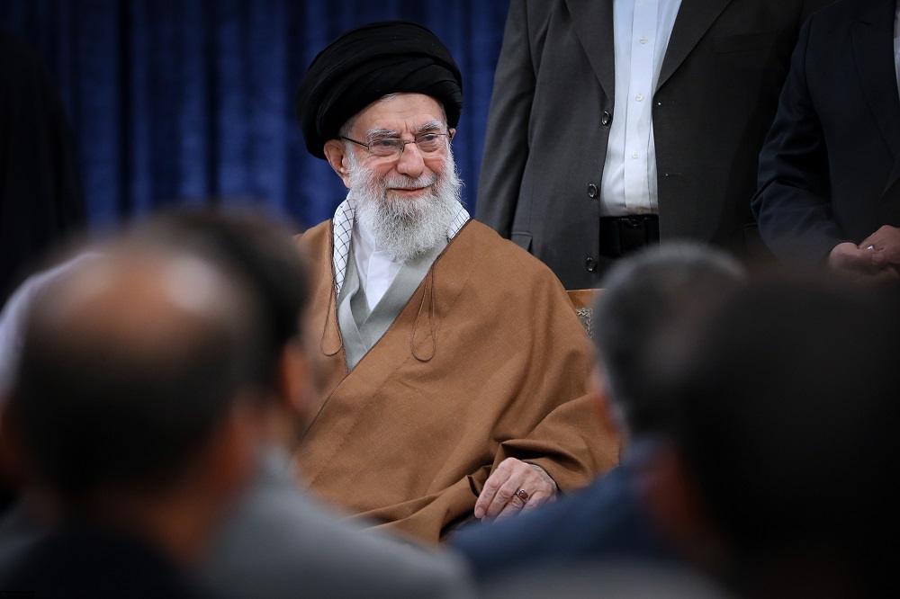 وظیفه امروز جوان مؤمن انقلابی چیست؟