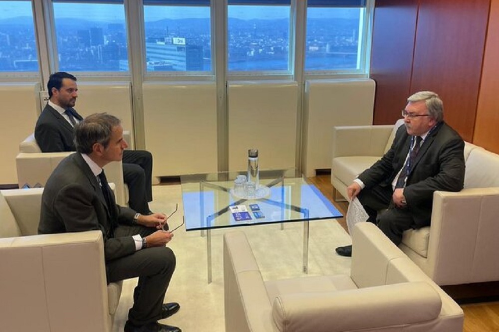 اولیانوف: با گروسی درباره برنامه هستهای ایران رایزنی کردم