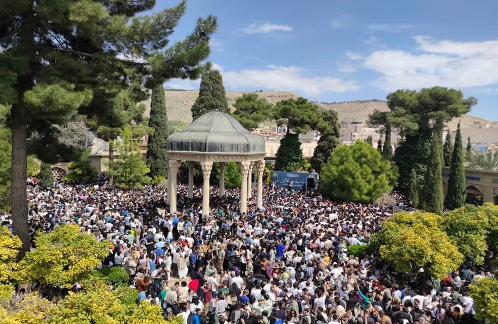 آنار بازدید گردشگران از اماکن تاریخی و فرهنگی