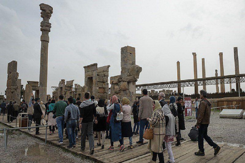 حافظیه و تختجمشید صدرنشین شدند