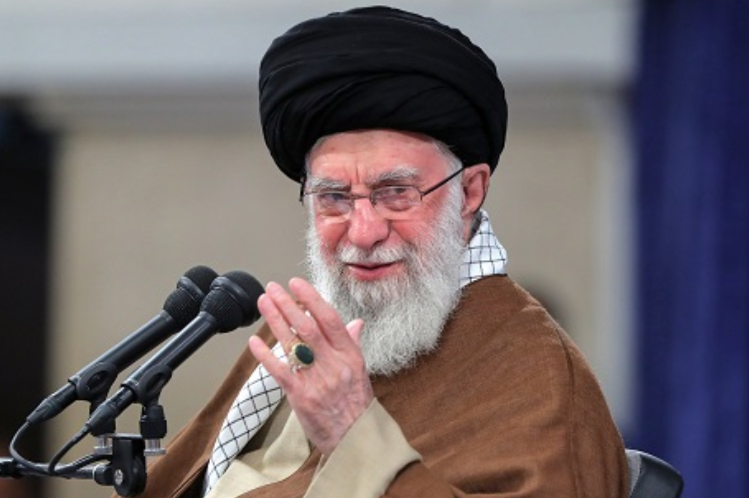 رهبر انقلاب: رژیم صهیونی زیر ضربات جمهوری اسلامی تقریباً لِه شد