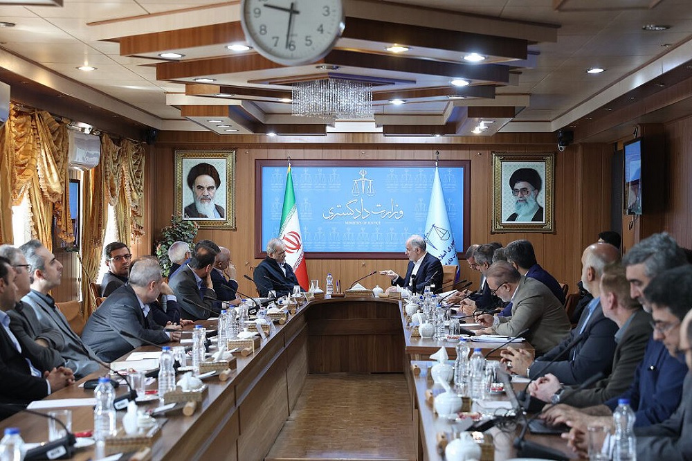 پزشکیان: FATF داخلی، از مصادیق فساد کم میکند