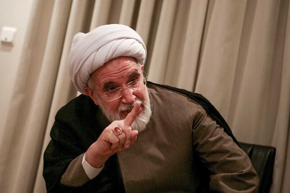 بیانیههای سیاسی مهدی کروبی را چه کسانی مینویسند؟