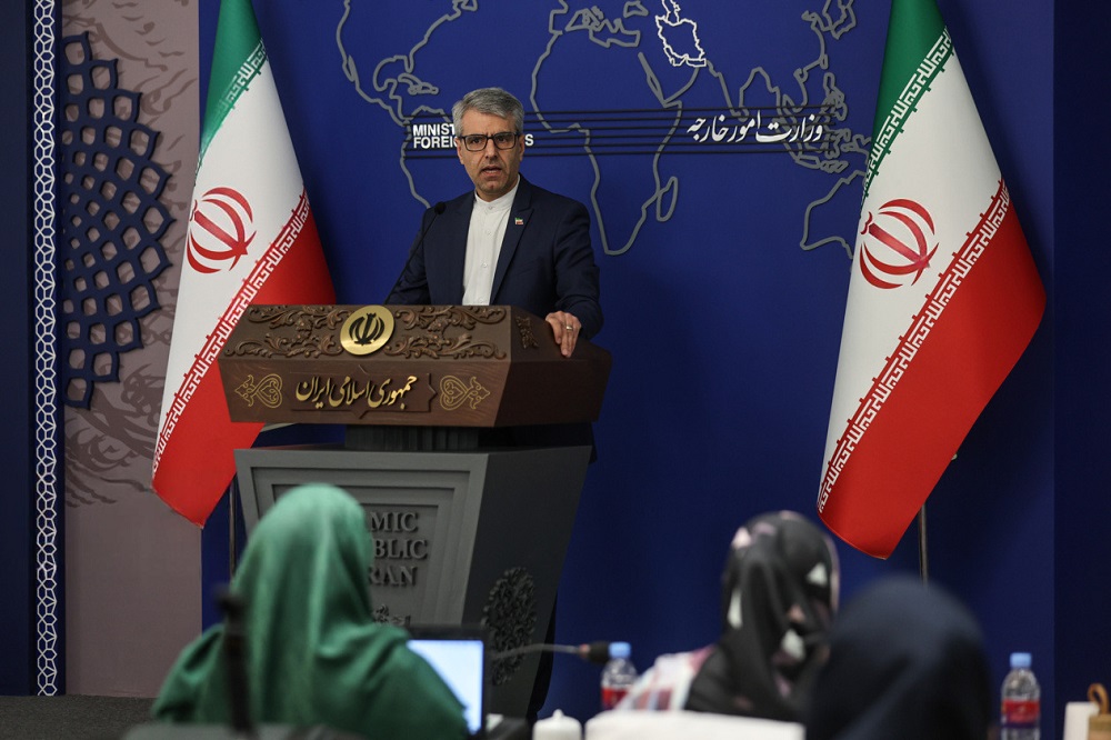 بقائی: ایران در میانه دیپلماسی مورد حمله قرار گرفت