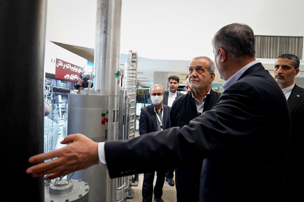 پزشکیان: دنبال بمب اتم نیستیم